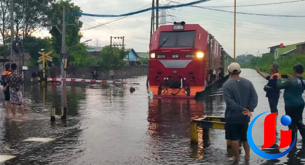 22102025- kereta api